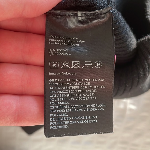 H&M Ribbed Midi Dress | Bodycon Dress | Black Dress - Picture 4 of 6